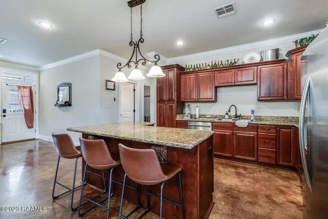 $1,800 | 205 Churchill Drive, Lafayette, LA 70506