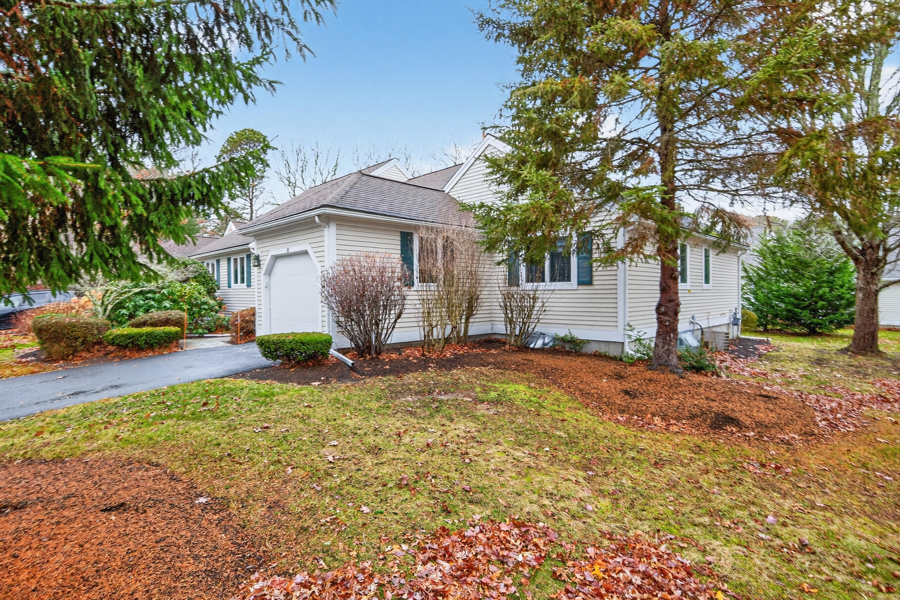 18 Windward Street, Unit 18 Mashpee, MA 02649 - Photo 2 of 34 8P0A8659