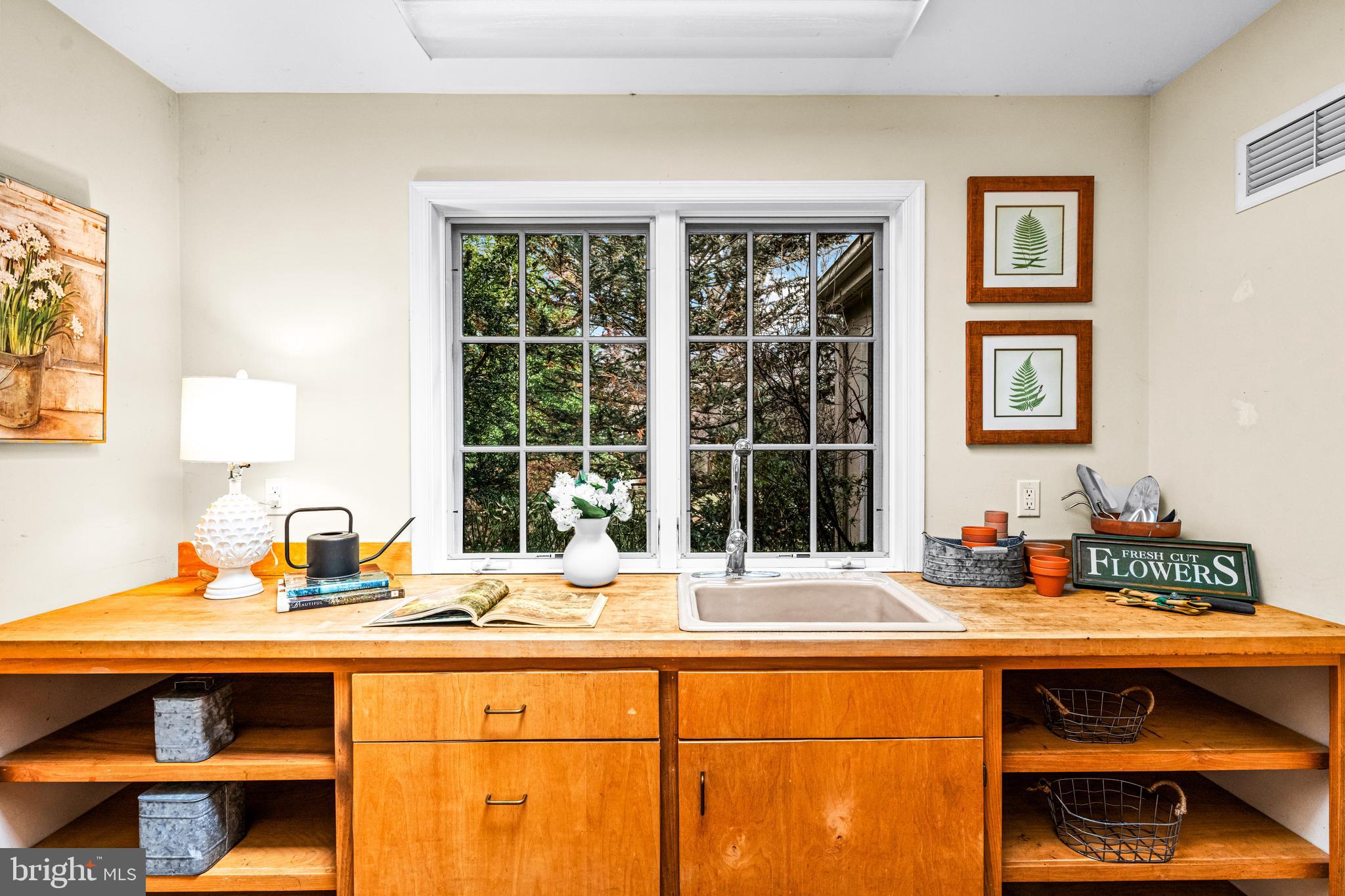 43 Deepdale Road Wayne, PA 19087 - Photo 16 of 41 Potting Room (Would make a great laundry/mud rm)