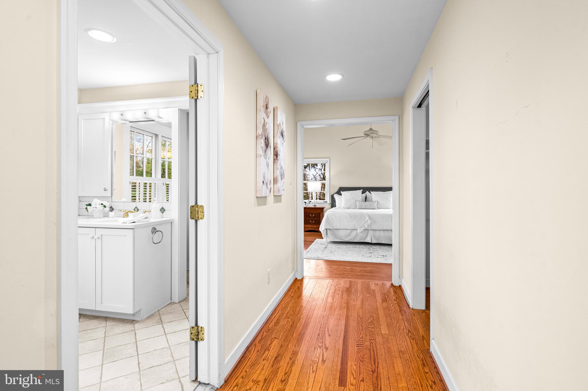 43 Deepdale Road Wayne, PA 19087 - Photo 27 of 41 Primary suite