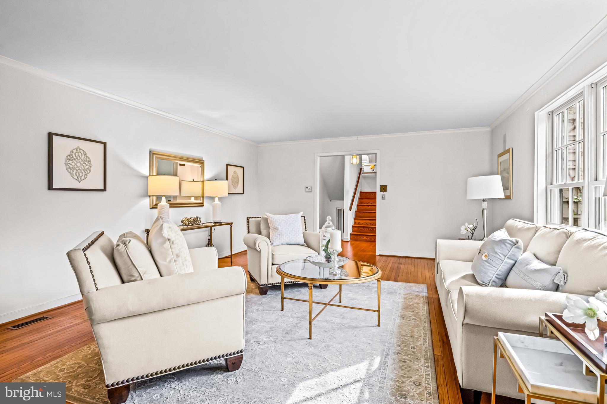 43 Deepdale Road Wayne, PA 19087 - Photo 5 of 41 Living Room