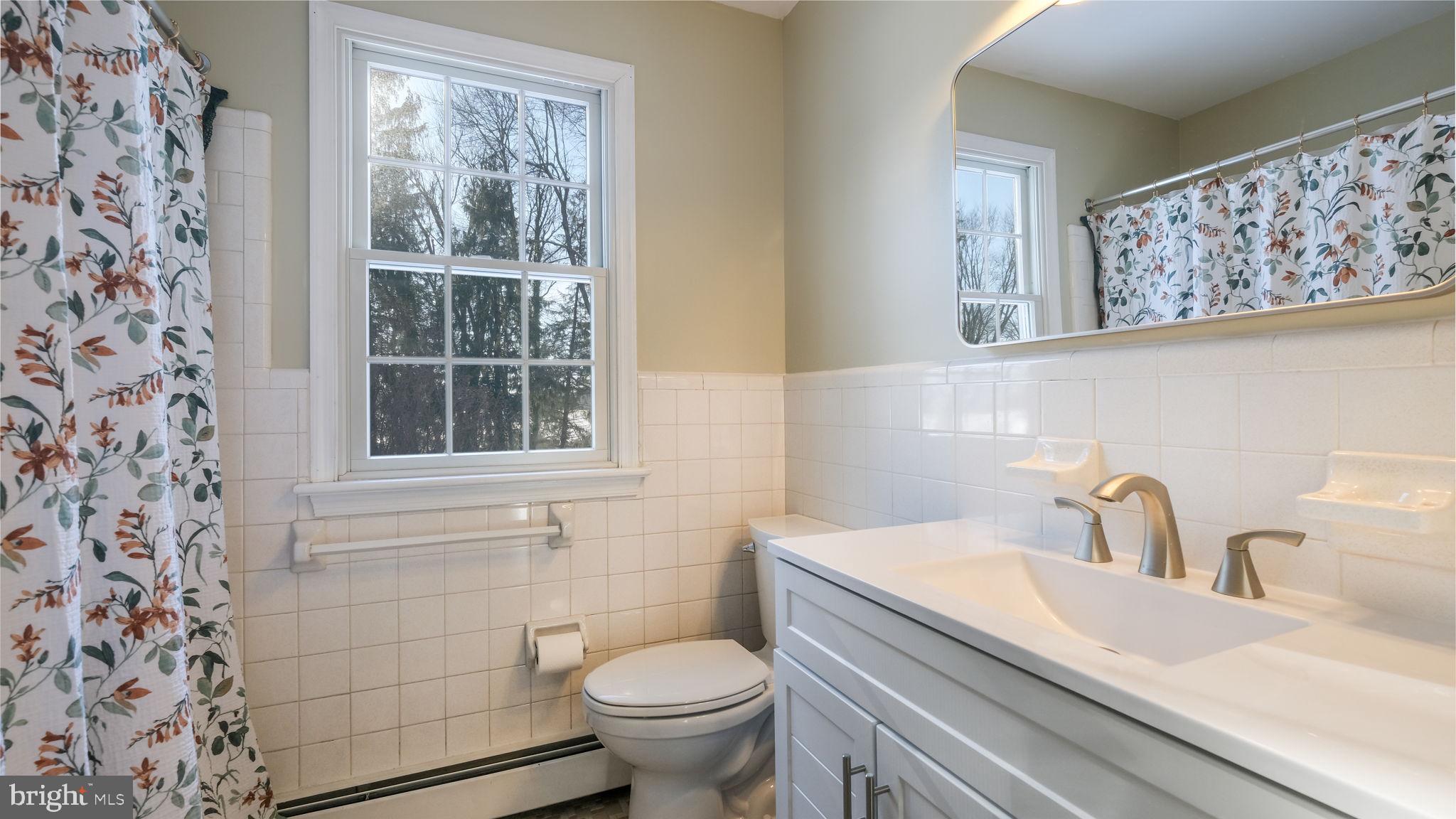 154 Ash Way Doylestown, PA 18901 - Photo 33 of 36 Upstairs Full Bathroom