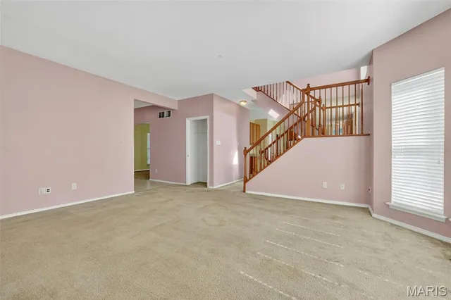 $304,900 | 154 Riverwood Park Drive, Florissant, MO 63031