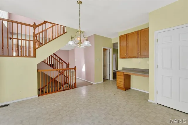 $304,900 | 154 Riverwood Park Drive, Florissant, MO 63031