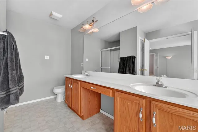 $304,900 | 154 Riverwood Park Drive, Florissant, MO 63031