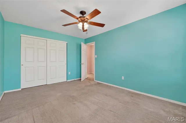 $304,900 | 154 Riverwood Park Drive, Florissant, MO 63031