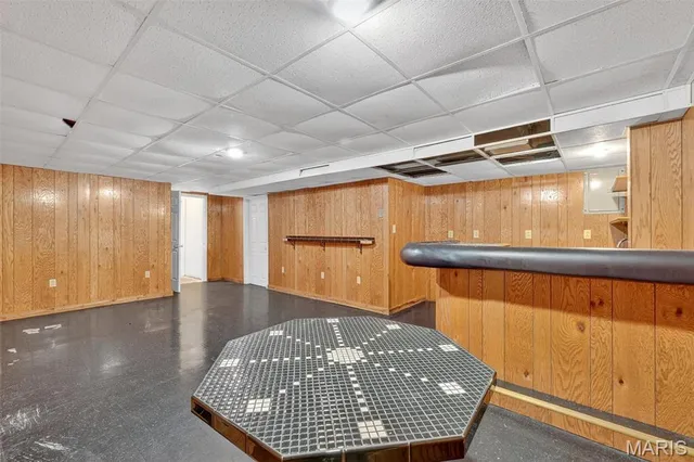 $304,900 | 154 Riverwood Park Drive, Florissant, MO 63031