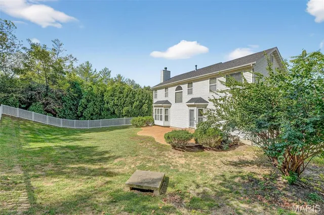 $304,900 | 154 Riverwood Park Drive, Florissant, MO 63031