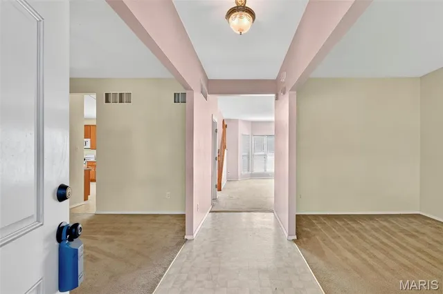 $304,900 | 154 Riverwood Park Drive, Florissant, MO 63031