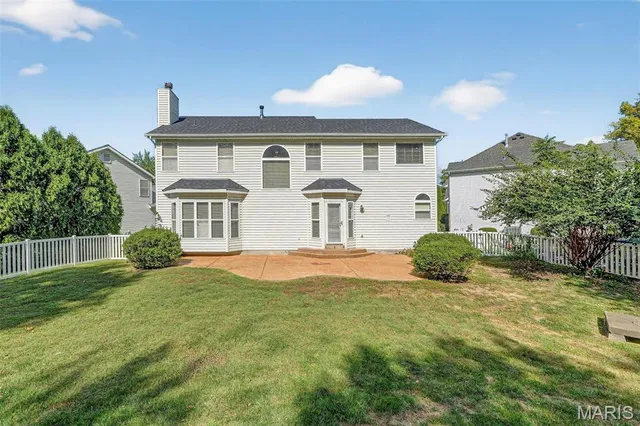 $304,900 | 154 Riverwood Park Drive, Florissant, MO 63031