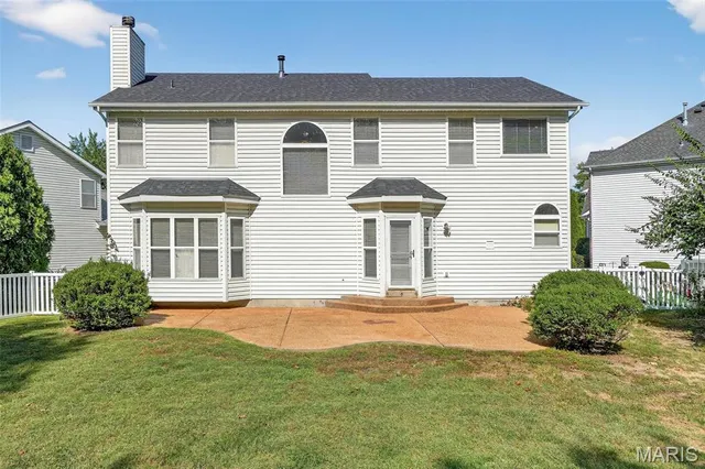 $304,900 | 154 Riverwood Park Drive, Florissant, MO 63031