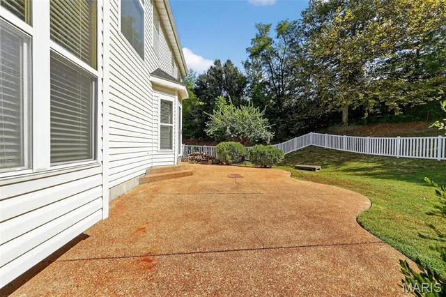 $304,900 | 154 Riverwood Park Drive, Florissant, MO 63031