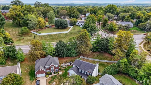 $304,900 | 154 Riverwood Park Drive, Florissant, MO 63031