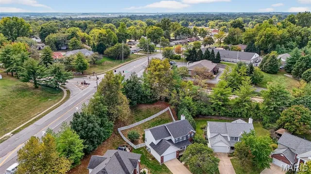 $304,900 | 154 Riverwood Park Drive, Florissant, MO 63031