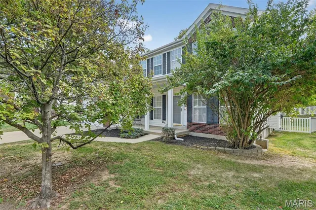 $304,900 | 154 Riverwood Park Drive, Florissant, MO 63031