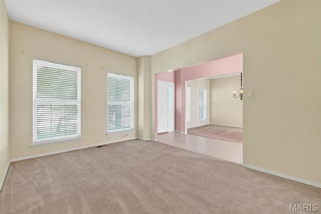 $304,900 | 154 Riverwood Park Drive, Florissant, MO 63031