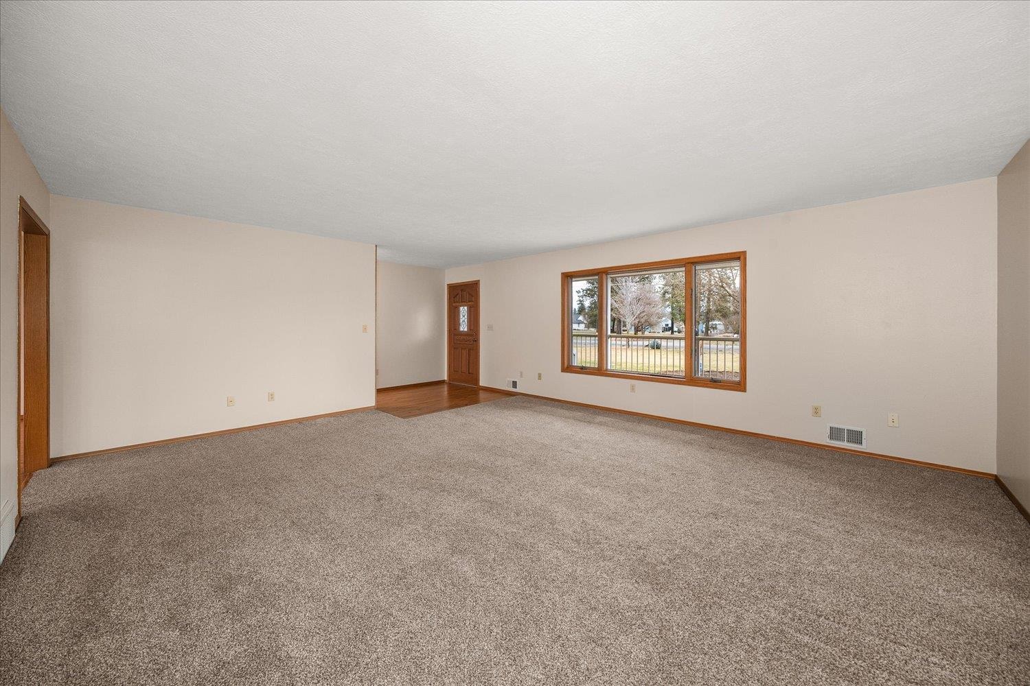 19421 North Yale Road Colbert, WA 99005 - Photo 6 of 39