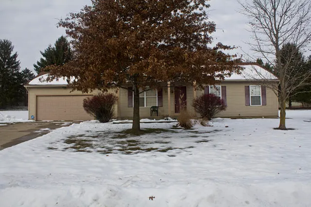 $234,900 | 115 Dogwood Circle, Dowagiac, MI 49047