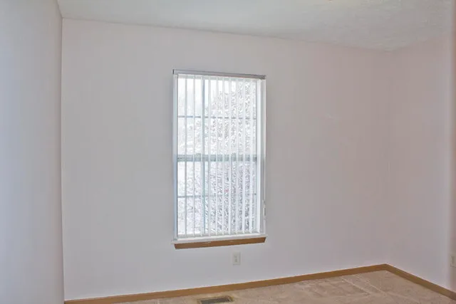 $234,900 | 115 Dogwood Circle, Dowagiac, MI 49047