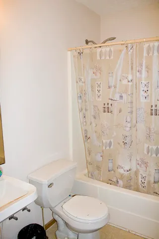 $234,900 | 115 Dogwood Circle, Dowagiac, MI 49047