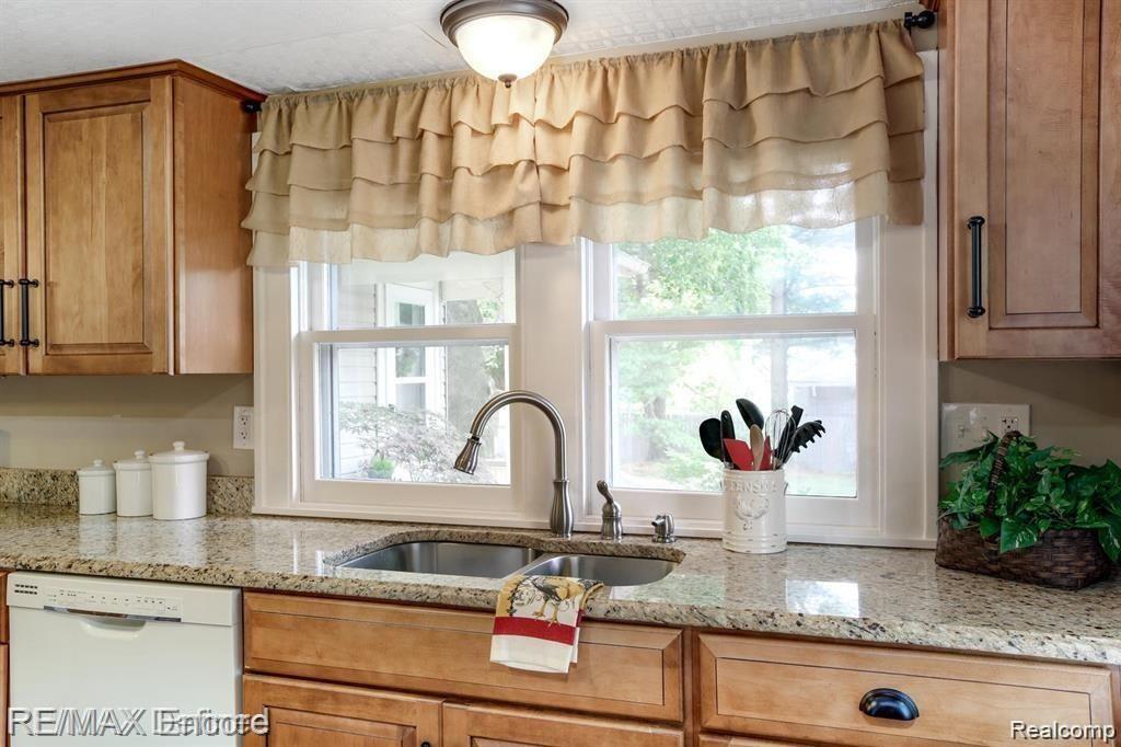 4406 Rohr Road Clarkston, MI 48348 - Photo 28 of 38 GetMedia.ashx-189