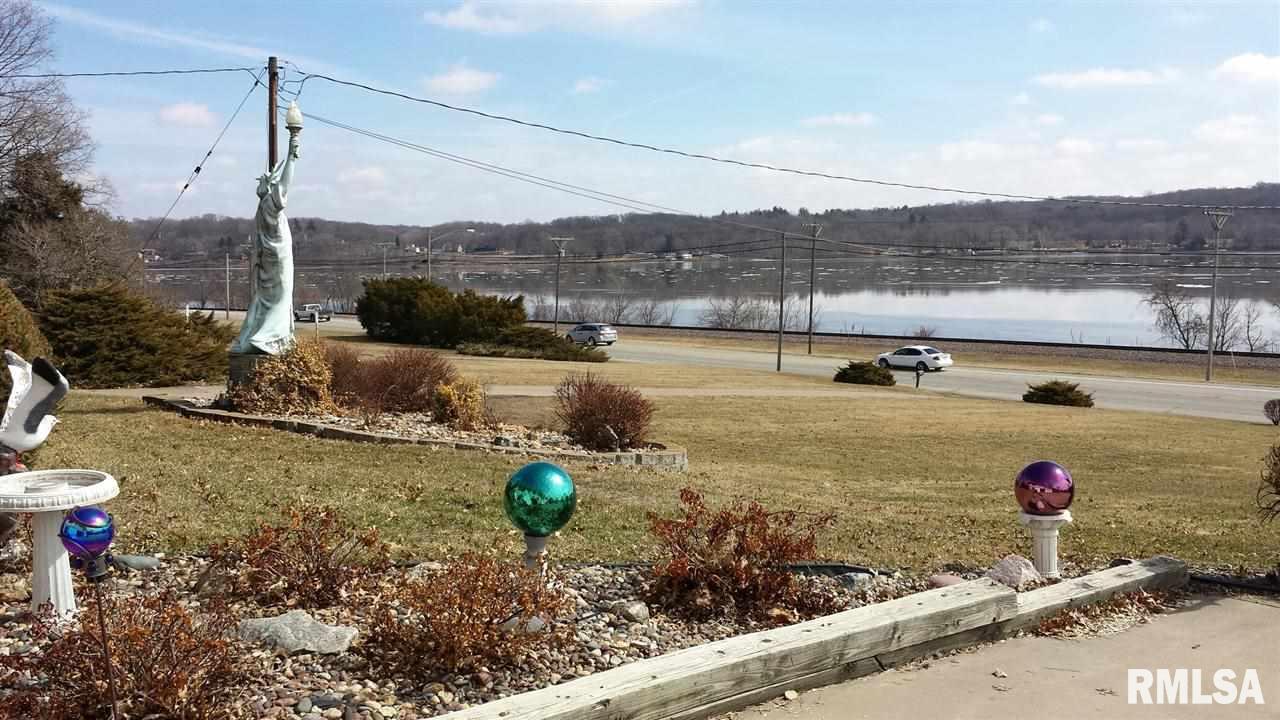 624 South Cody Road Le Claire, IA 52753 - Photo 9 of 9 Gallery Image 9