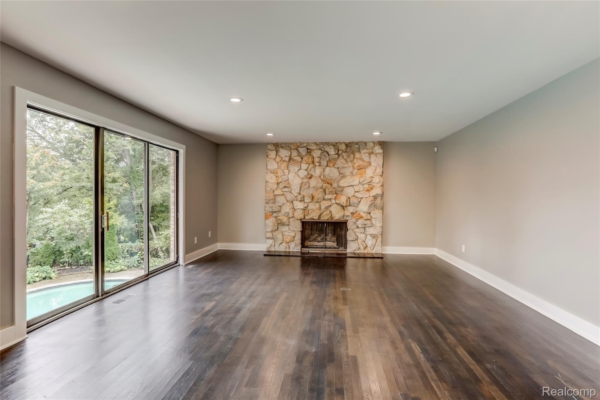 5161 Watergate Road West Bloomfield, MI 48323 - Photo 16 of 40 5161 Watergate Road, West Bloomfield Township, MI-16.jpg-FULL