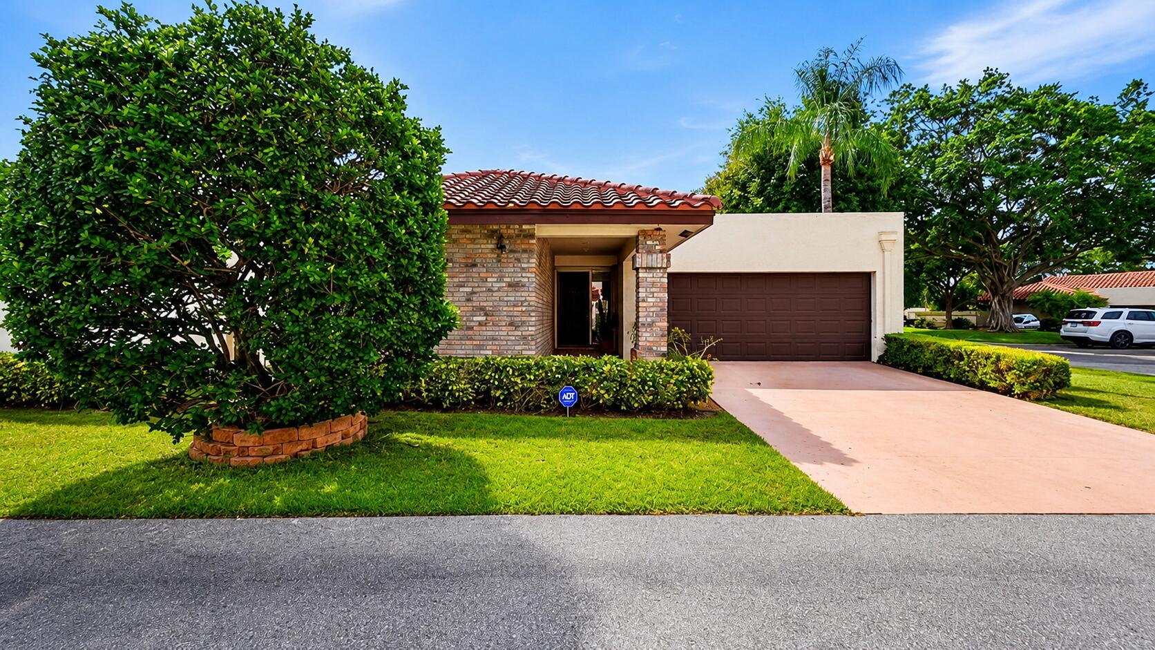 6906 Palmar Court Boca Raton, FL 33433 - Photo 2 of 42 Front
