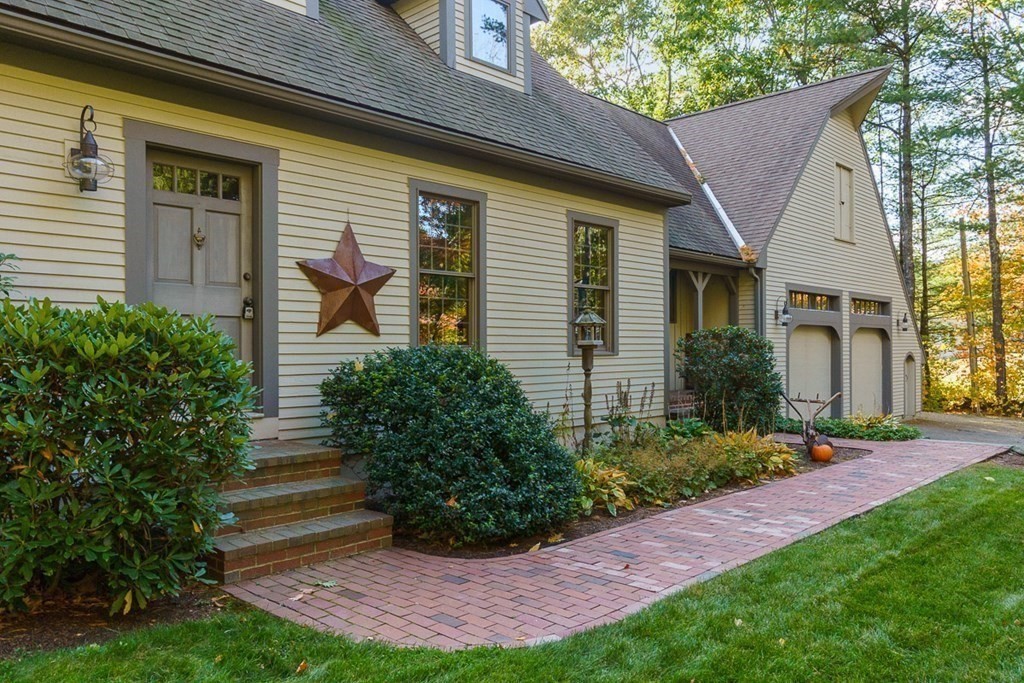 706 Scott Road Fitchburg, MA 01420 - Photo 3 of 37 Gallery Image 3