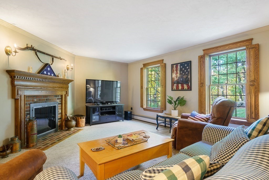 706 Scott Road Fitchburg, MA 01420 - Photo 6 of 37 Gallery Image 6