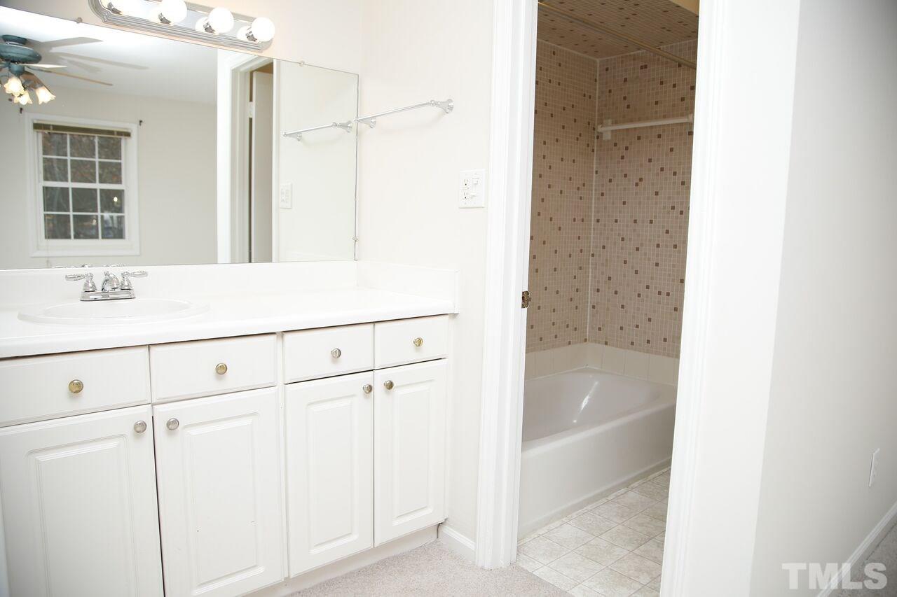 6429 New Market Way Raleigh, NC 27615 - Photo 8 of 14