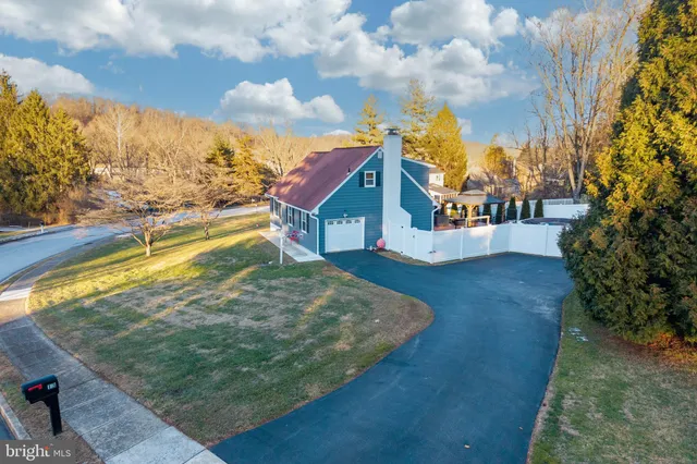 $465,000 | 13 Marshall Circle, Downingtown, PA 19335