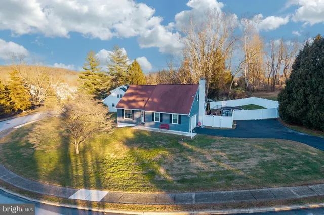 $465,000 | 13 Marshall Circle, Downingtown, PA 19335