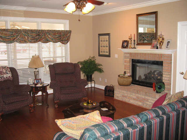 114 Lakeridge Drive Fairhope, AL 36532 - Photo 3 of 19 Living Room
