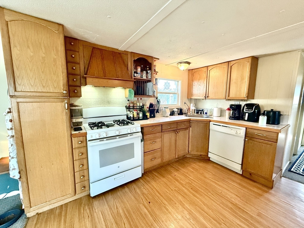 868 Southampton Road, Unit 43 Westfield, MA 01085 - Photo 3 of 16