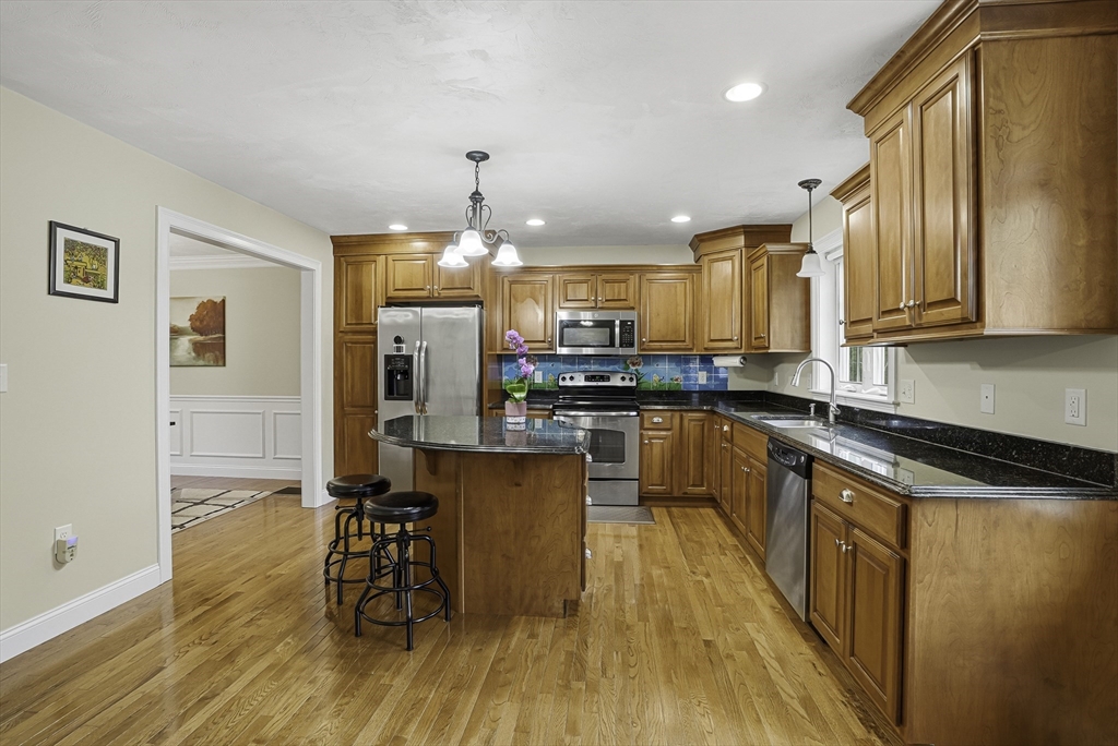 378 Moon Hill Road Northbridge, MA 01534 - Photo 8 of 38