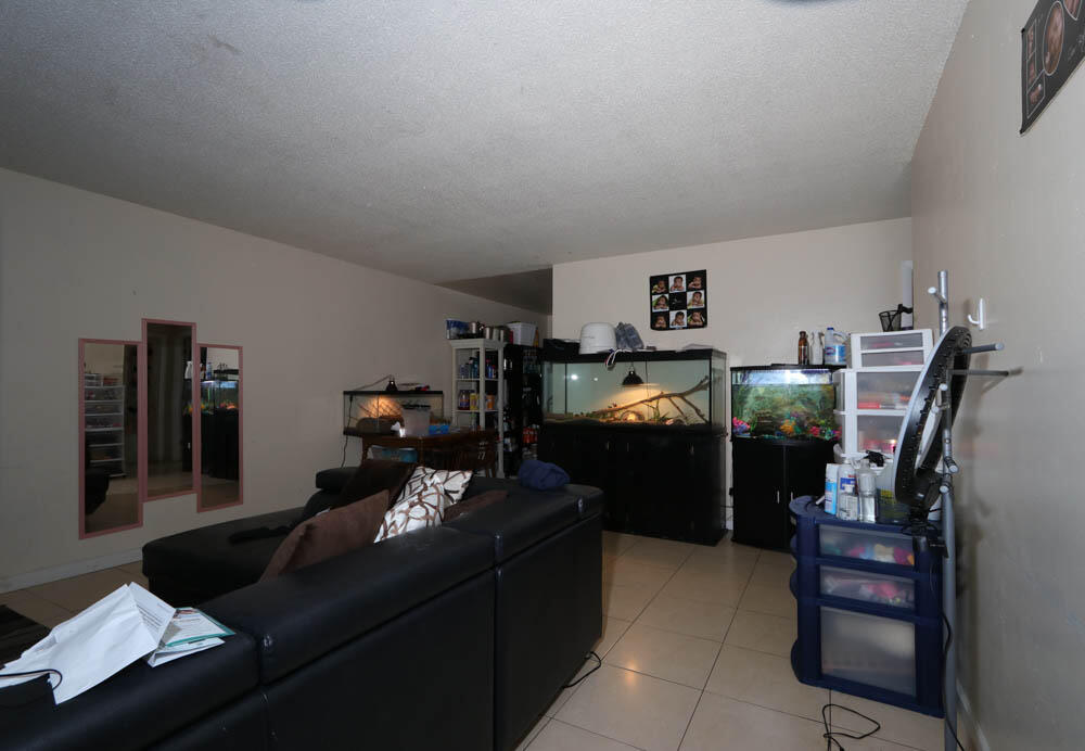 461 Silver Beach Road Riviera Beach, FL 33403 - Photo 7 of 17 Living Room