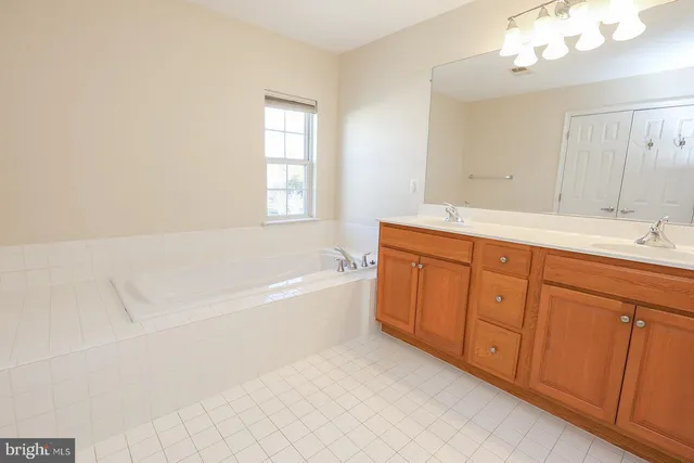 $2,700 | 23305 Hyacinth Lane, California, MD 20619