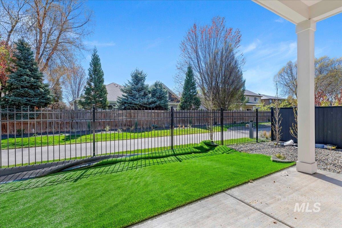 901 West Malbar Street Meridian, ID 83646 - Photo 28 of 33 View of yard featuring a patio area