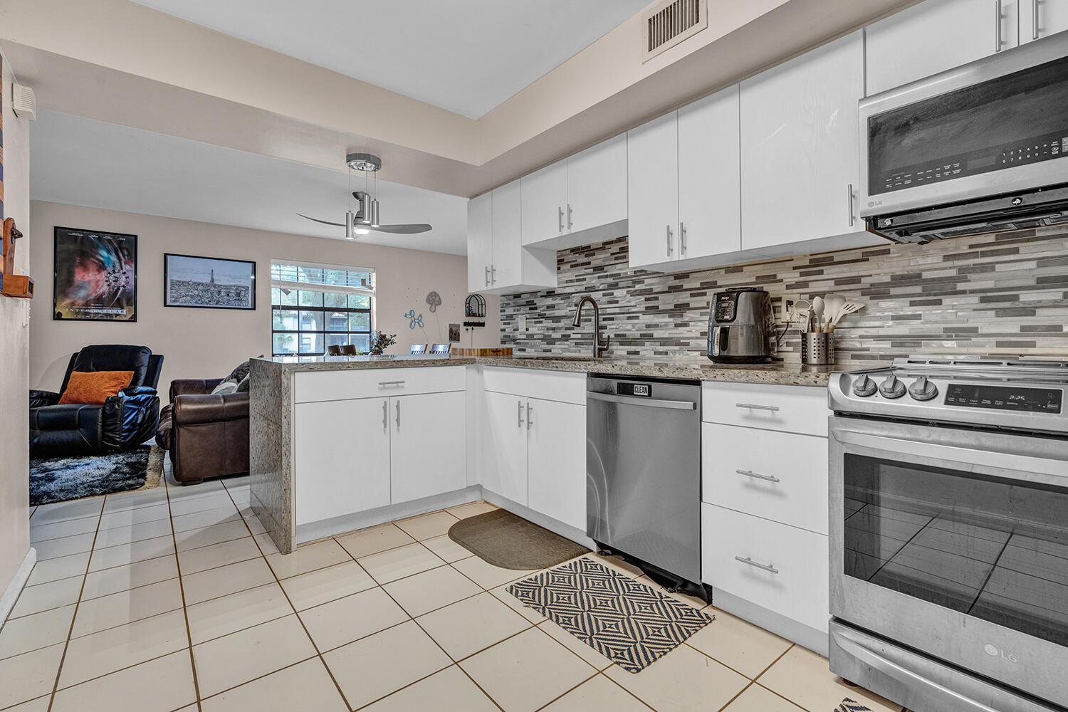 3191 Leewood Terrace, Unit L138 Boca Raton, FL 33431 - Photo 11 of 46 Kitchen