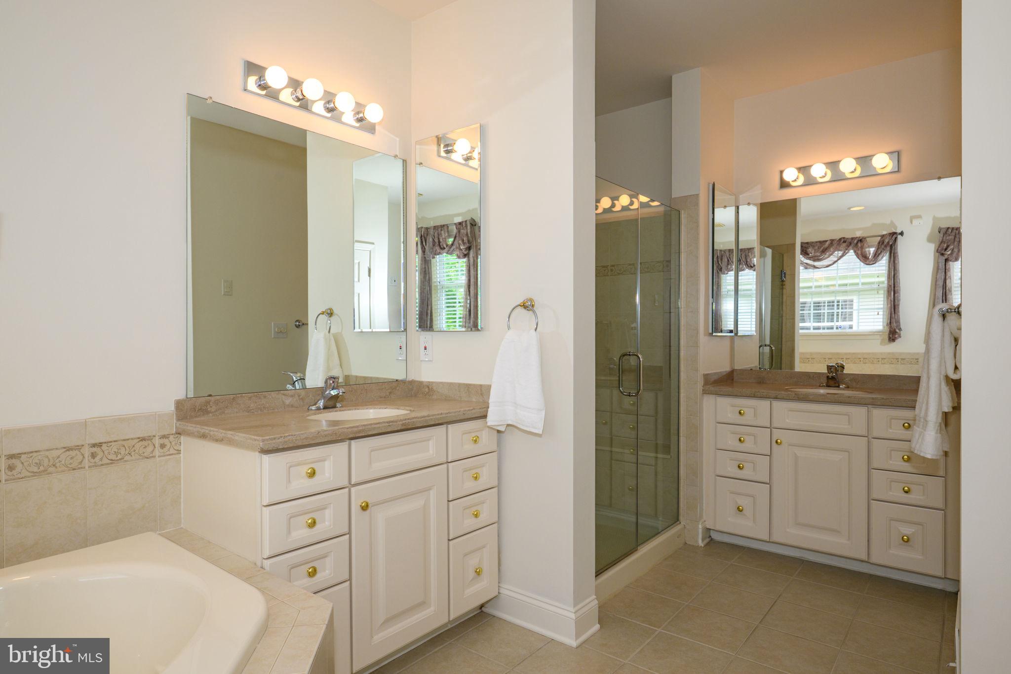 2040 Kingsview Road Macungie, PA 18062 - Photo 15 of 39 Primary bath with double vanities and sinks