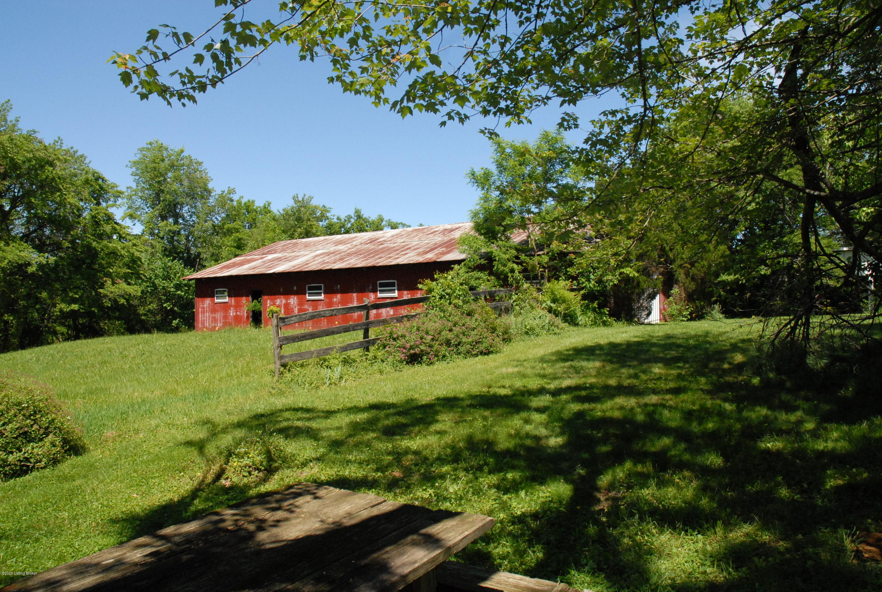 15801 Brush Run Road Louisville, KY 40299 - Photo 30 of 41 Barn