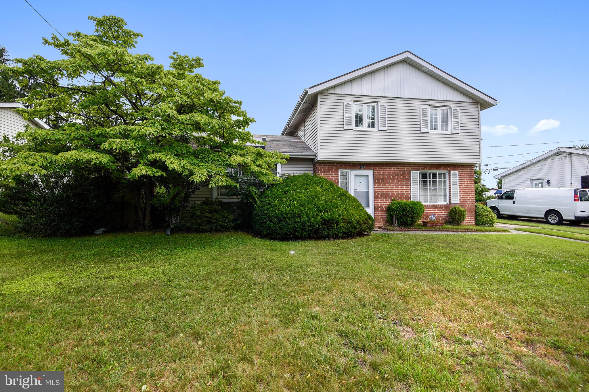 808 Crosby Road Baltimore, MD 21228 - Photo 3 of 19