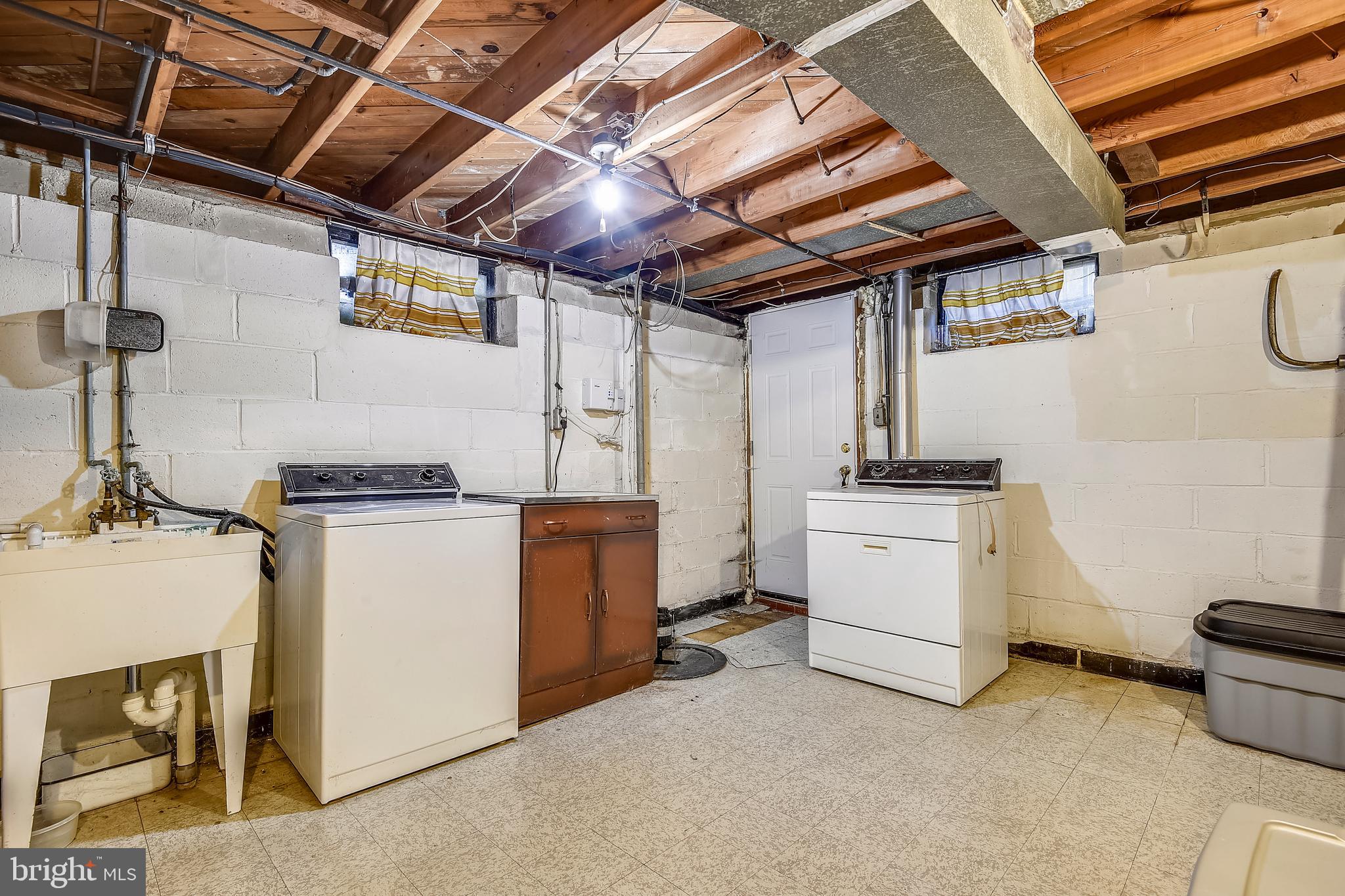 808 Crosby Road Baltimore, MD 21228 - Photo 8 of 19