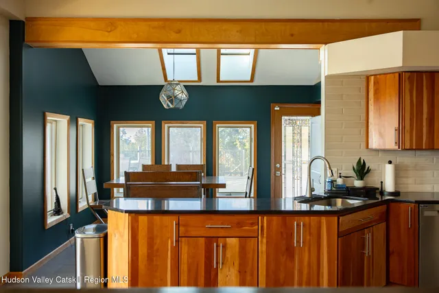 $1,975,000 | 69 Cedar Pond Lane, Chester, NY 10918