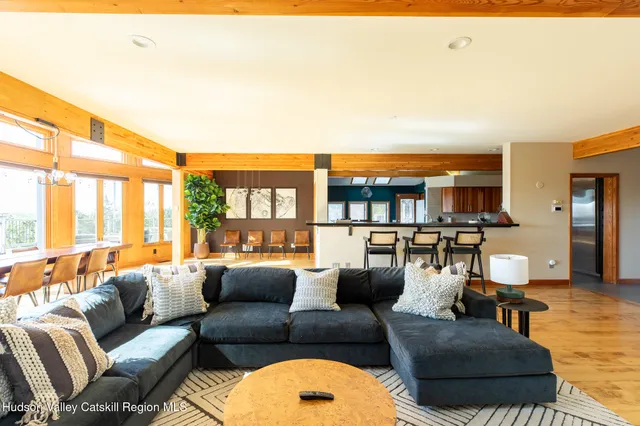 $1,975,000 | 69 Cedar Pond Lane, Chester, NY 10918