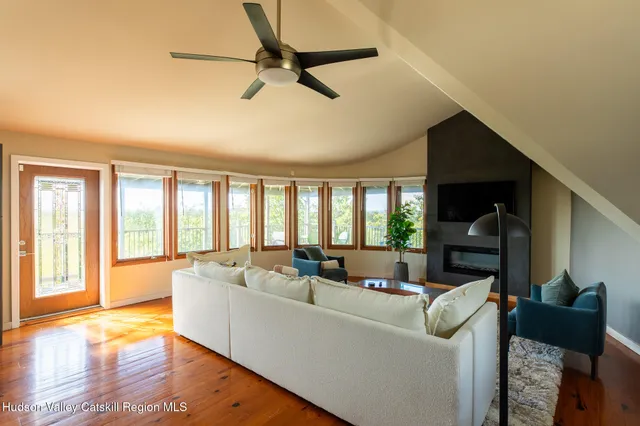 $1,975,000 | 69 Cedar Pond Lane, Chester, NY 10918