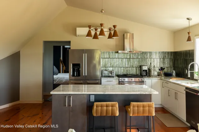 $1,975,000 | 69 Cedar Pond Lane, Chester, NY 10918