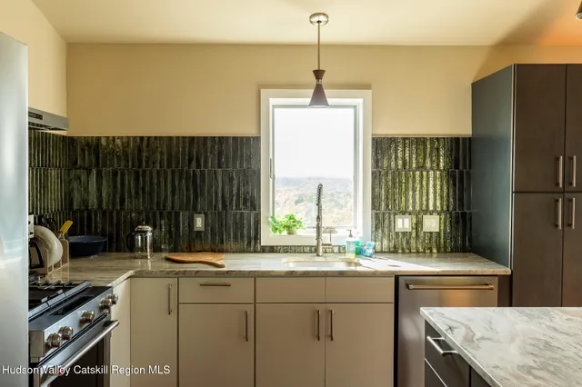 $1,975,000 | 69 Cedar Pond Lane, Chester, NY 10918