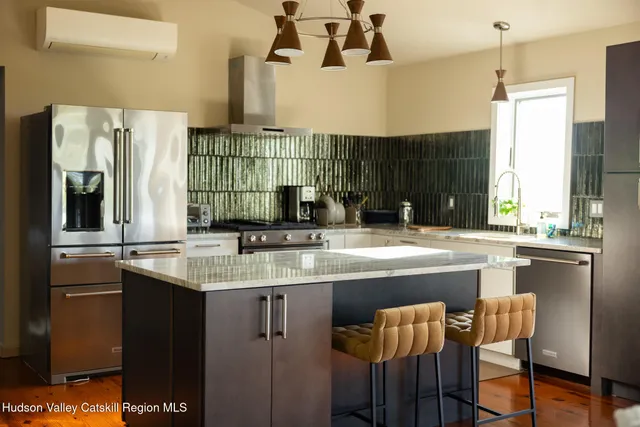 $1,975,000 | 69 Cedar Pond Lane, Chester, NY 10918